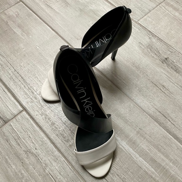 Calvin Klein Nariela Nappa - Picture 3 of 5